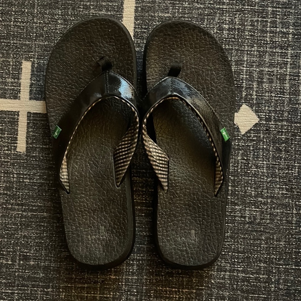 Sanuk sandals